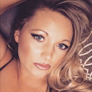 Meet your Posher, Dannielle